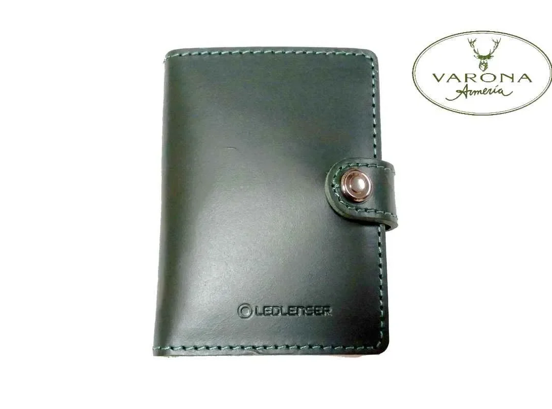 Cartera linterna Ledlenser piel verde oscuro