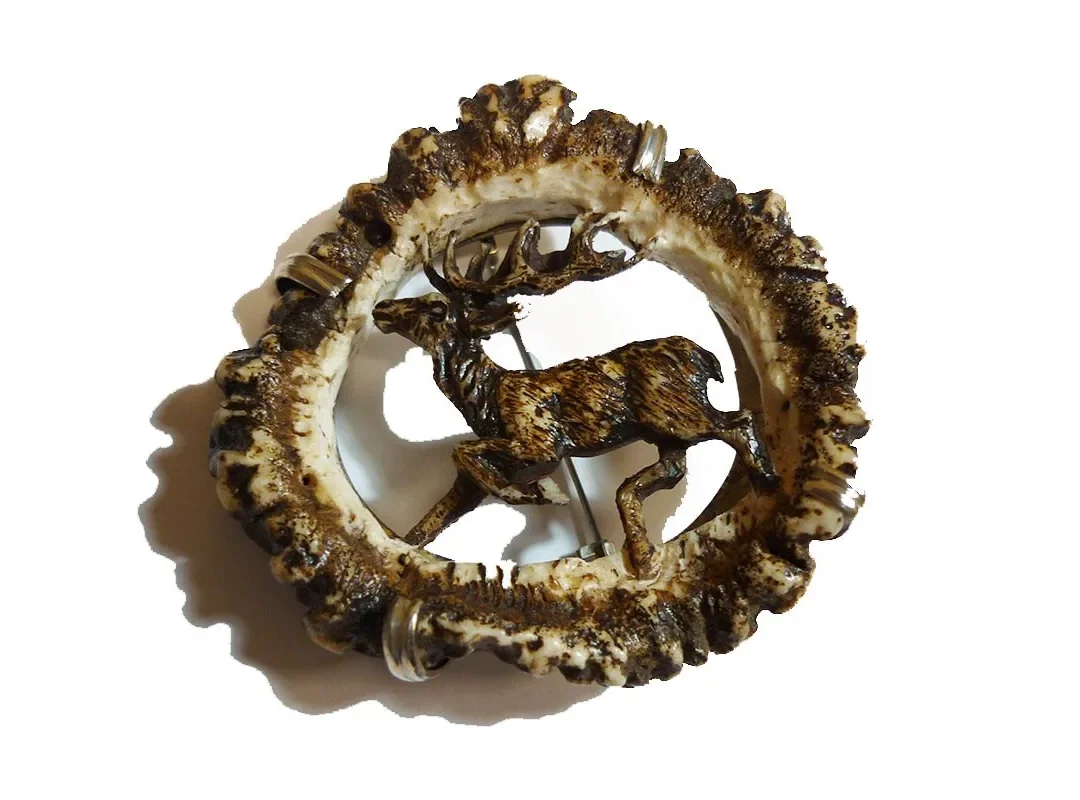Broche de Venado corriendo
